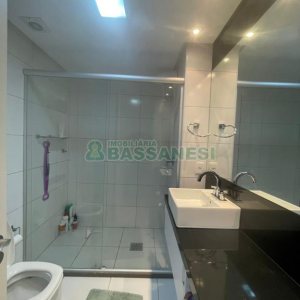 Apartamento com 65m², 2 dormitórios, 2 vagas, no bairro Pio X em Caxias do Sul para Comprar