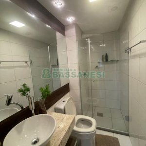 Apartamento com 65m², 2 dormitórios, 2 vagas, no bairro Pio X em Caxias do Sul para Comprar