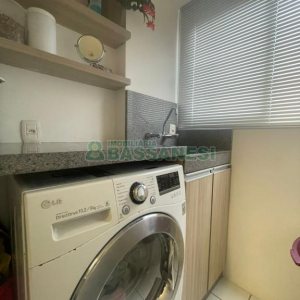 Apartamento com 65m², 2 dormitórios, 2 vagas, no bairro Pio X em Caxias do Sul para Comprar