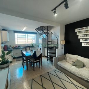 Sobrado com 100m², 3 dormitórios, 2 vagas, no bairro Cidade Nova em Caxias do Sul para Comprar