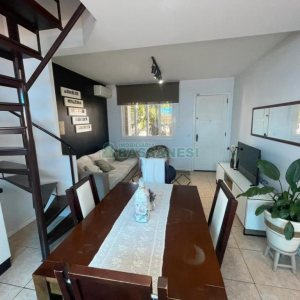 Sobrado com 100m², 3 dormitórios, 2 vagas, no bairro Cidade Nova em Caxias do Sul para Comprar