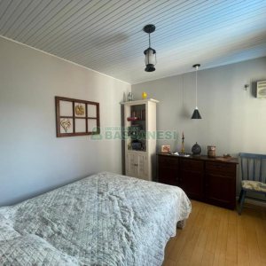 Sobrado com 100m², 3 dormitórios, 2 vagas, no bairro Cidade Nova em Caxias do Sul para Comprar