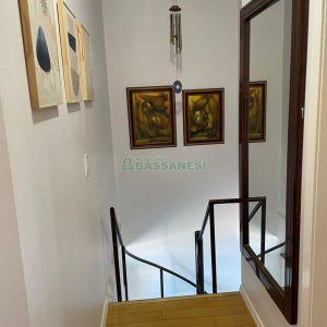 Sobrado com 100m², 3 dormitórios, 2 vagas, no bairro Cidade Nova em Caxias do Sul para Comprar