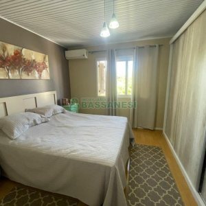 Sobrado com 100m², 3 dormitórios, 2 vagas, no bairro Cidade Nova em Caxias do Sul para Comprar