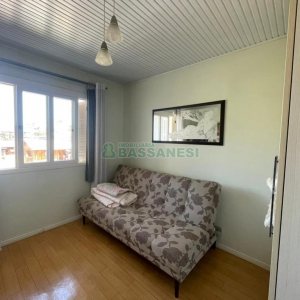 Sobrado com 100m², 3 dormitórios, 2 vagas, no bairro Cidade Nova em Caxias do Sul para Comprar