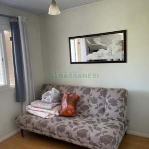 Sobrado com 100m², 3 dormitórios, 2 vagas, no bairro Cidade Nova em Caxias do Sul para Comprar