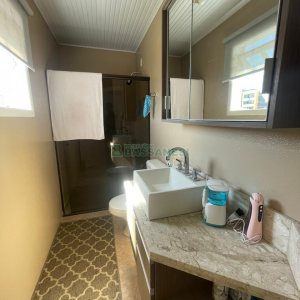 Sobrado com 100m², 3 dormitórios, 2 vagas, no bairro Cidade Nova em Caxias do Sul para Comprar