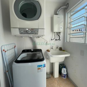 Sobrado com 100m², 3 dormitórios, 2 vagas, no bairro Cidade Nova em Caxias do Sul para Comprar