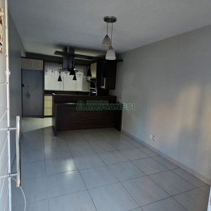 Sobrado com 87m², 3 dormitórios, 1 vaga, no bairro Vinhedos em Caxias do Sul para Comprar