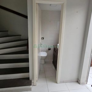 Sobrado com 87m², 3 dormitórios, 1 vaga, no bairro Vinhedos em Caxias do Sul para Comprar