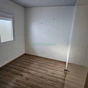 Sobrado com 87m², 3 dormitórios, 1 vaga, no bairro Vinhedos em Caxias do Sul para Comprar