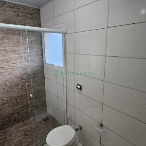 Sobrado com 87m², 3 dormitórios, 1 vaga, no bairro Vinhedos em Caxias do Sul para Comprar