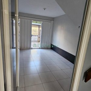 Sobrado com 87m², 3 dormitórios, 1 vaga, no bairro Vinhedos em Caxias do Sul para Comprar