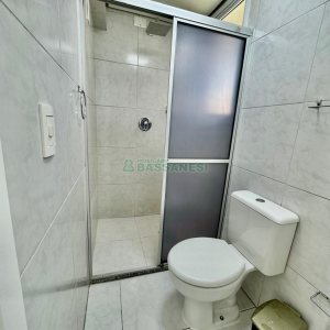 Apto Mobiliado com 45m², 1 dormitório, 1 vaga, no bairro Lourdes em Caxias do Sul para Alugar