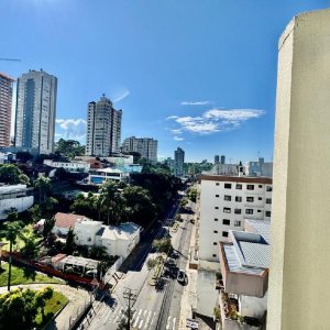 Apto Mobiliado com 45m², 1 dormitório, 1 vaga, no bairro Lourdes em Caxias do Sul para Alugar