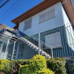 Casa com 368m², 6 dormitórios, no bairro São Leopoldo em Caxias do Sul para Comprar