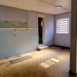 Casa com 368m², 6 dormitórios, no bairro São Leopoldo em Caxias do Sul para Comprar