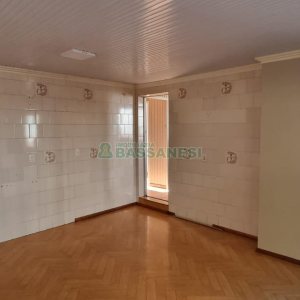 Casa com 368m², 6 dormitórios, no bairro São Leopoldo em Caxias do Sul para Comprar