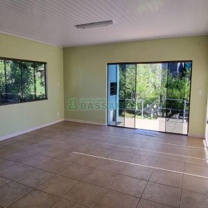 Casa com 368m², 6 dormitórios, no bairro São Leopoldo em Caxias do Sul para Comprar