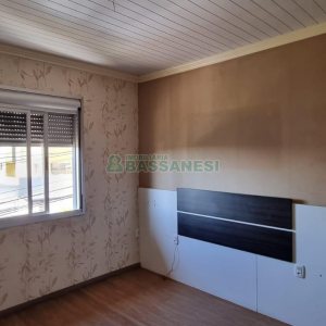 Casa com 368m², 6 dormitórios, no bairro São Leopoldo em Caxias do Sul para Comprar