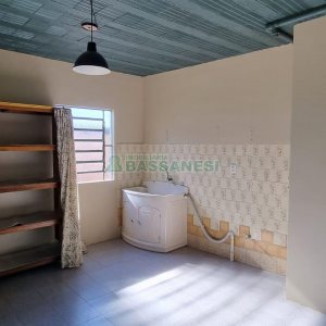 Casa com 368m², 6 dormitórios, no bairro São Leopoldo em Caxias do Sul para Comprar