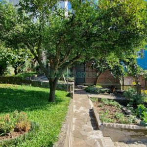 Casa com 368m², 6 dormitórios, no bairro São Leopoldo em Caxias do Sul para Comprar