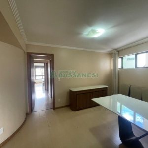 Apartamento com 183m², 3 dormitórios, 2 vagas, no bairro Madureira em Caxias do Sul para Comprar