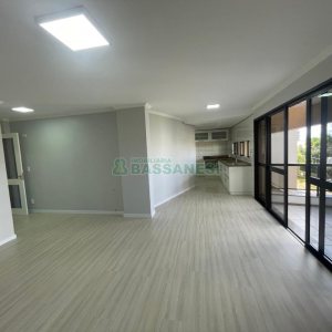 Apartamento com 183m², 3 dormitórios, 2 vagas, no bairro Madureira em Caxias do Sul para Comprar