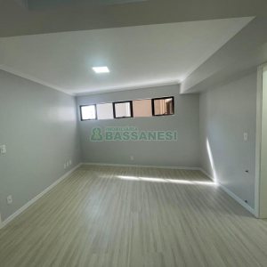 Apartamento com 183m², 3 dormitórios, 2 vagas, no bairro Madureira em Caxias do Sul para Comprar