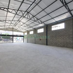 Pavilhão com 200m², no bairro Esplanada em Caxias do Sul para Alugar