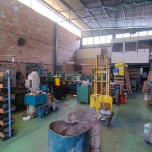 Pavilhão com 200m², no bairro De Lazzer em Caxias do Sul para Comprar