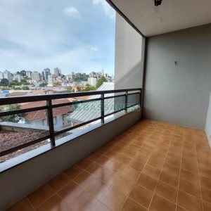 Apartamento com 70m², 3 dormitórios, 1 vaga, no bairro Pio X em Caxias do Sul para Alugar