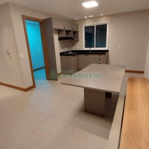 Apartamento com 70m², 3 dormitórios, 2 vagas, no bairro Santa Catarina em Caxias do Sul para Alugar