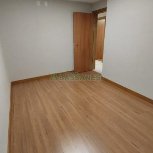 Apartamento com 70m², 3 dormitórios, 2 vagas, no bairro Santa Catarina em Caxias do Sul para Alugar