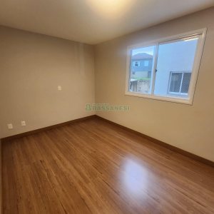 Apartamento com 70m², 3 dormitórios, 2 vagas, no bairro Santa Catarina em Caxias do Sul para Alugar