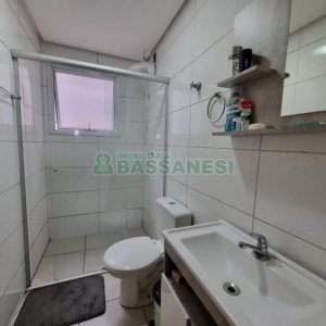 Apartamento com 50m², 2 dormitórios, 2 vagas, no bairro De Lazzer em Caxias do Sul para Alugar