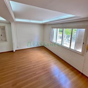 Sobrado com 127m², 3 dormitórios, 1 vaga, no bairro Santa Catarina em Caxias do Sul para Comprar