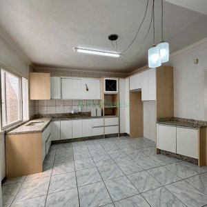 Sobrado com 127m², 3 dormitórios, 1 vaga, no bairro Santa Catarina em Caxias do Sul para Comprar
