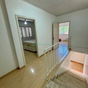 Sobrado com 127m², 3 dormitórios, 1 vaga, no bairro Santa Catarina em Caxias do Sul para Comprar