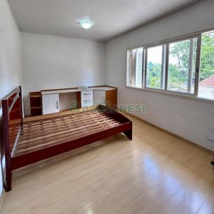 Sobrado com 127m², 3 dormitórios, 1 vaga, no bairro Santa Catarina em Caxias do Sul para Comprar