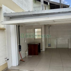 Sobrado com 127m², 3 dormitórios, 1 vaga, no bairro Santa Catarina em Caxias do Sul para Comprar