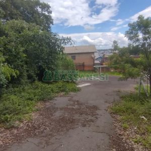 Terreno com 921m², no bairro Pioneiro em Caxias do Sul para Comprar