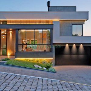 Casa com 249m², 3 dormitórios, 4 vagas, no bairro Colina Sorriso em Caxias do Sul para Comprar