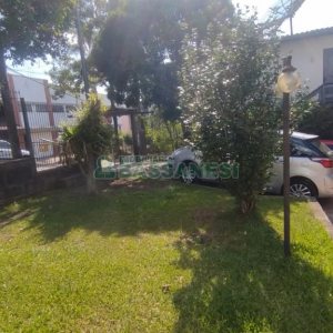 Casa com 387m², 2 dormitórios, 1 vaga, no bairro Floresta em Caxias do Sul para Comprar