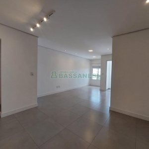 Apartamento com 42m², 1 dormitório, 1 vaga, no bairro Lourdes em Caxias do Sul para Alugar