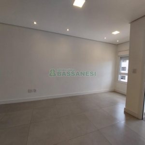 Apartamento com 42m², 1 dormitório, 1 vaga, no bairro Lourdes em Caxias do Sul para Alugar