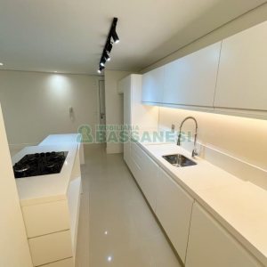 Apartamento com 85m², 1 dormitório, 1 vaga, no bairro São Pelegrino em Caxias do Sul para Comprar