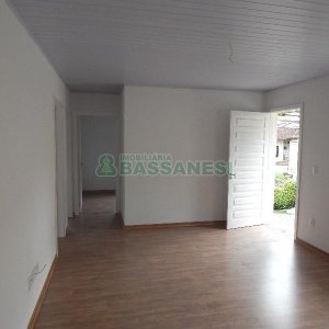 Casa com 100m², 2 dormitórios, no bairro Galópolis em Caxias do Sul para Alugar