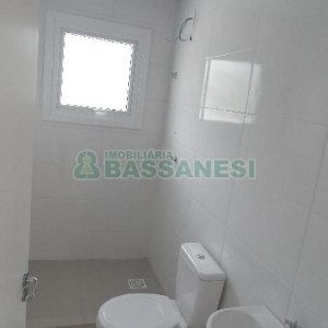 Casa com 100m², 2 dormitórios, no bairro Galópolis em Caxias do Sul para Alugar