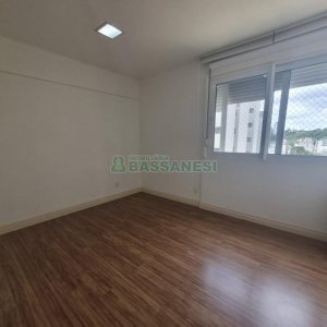 Apartamento com 140m², 3 dormitórios, 2 vagas, no bairro Centro em Caxias do Sul para Alugar ou Comprar